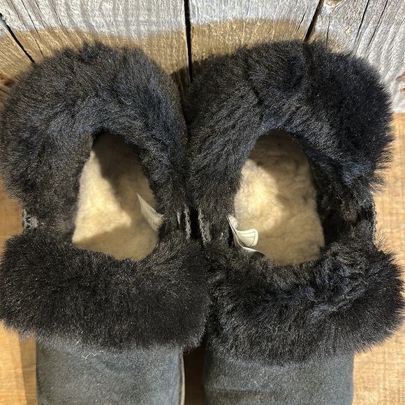 UGG McKay Bootie - Picture 7 of 9